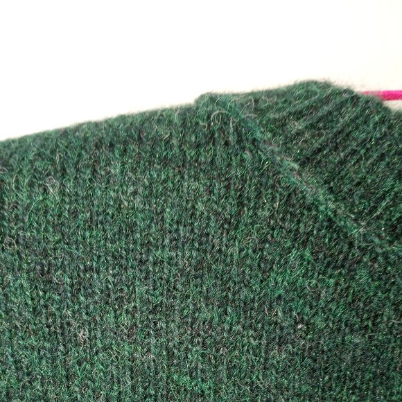 'Lucky' Vee neck L/S Sweater Size M Solid Green EUC - Picture 12 of 13